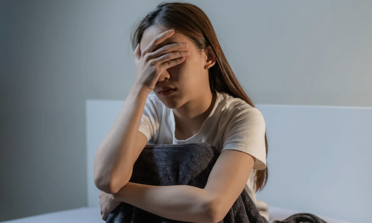 Giải mã giấc mơ tỉnh dậy giữa đêm: Điềm báo và ý nghĩa tâm linh. Giấc mơ này thường liên quan đến những lo lắng, sự thay đổi bất ngờ hoặc những vấn đề chưa được giải quyết trong cuộc sống thực tại. Bài viết giải mã chi tiết các khía cạnh khác nhau của giấc mơ này.