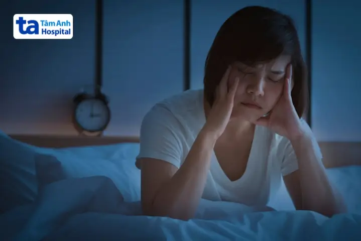 Giải mã giấc mơ trễ giờ thi: Điềm báo tâm lý và sự lo lắng tiềm ẩn.